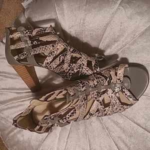Nine Co Womens 9.5 animal print peep toe high block heel caged shoes